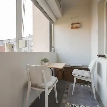 Apartamento Retrovizor *